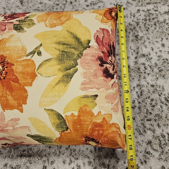Pier 1 18"x18" Floral Knife Edge Spring Pillow W/Velour Backing Removable Cover - Picture 6 of 6
